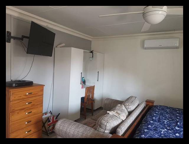 2 BEDROOM CLUSTER FOR SALE IN POMONA